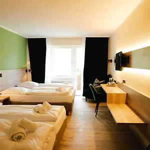 Ahorn 3* München